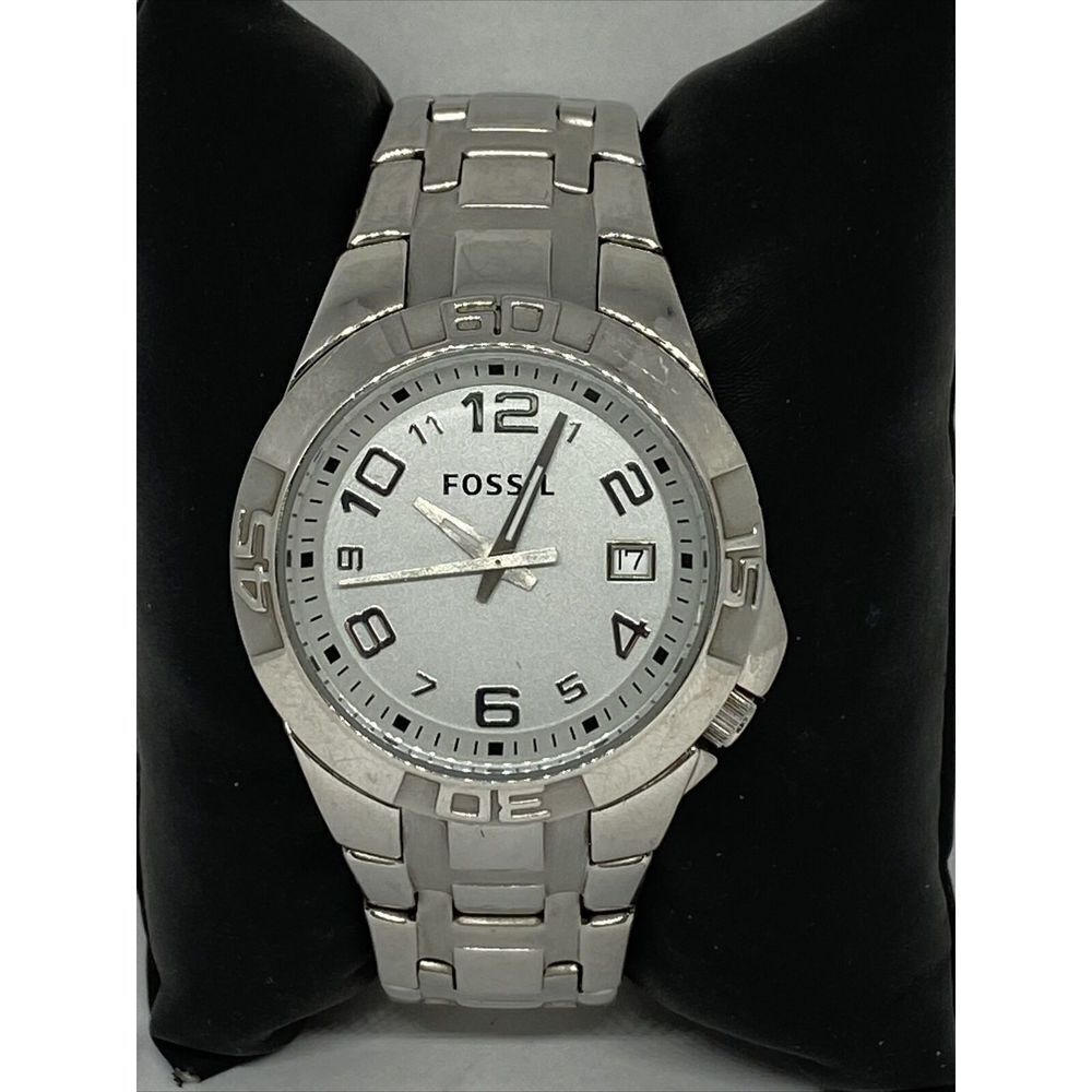 Fossil AM4111 Women's Silver Stainless Steel Analog Dial Quartz WristWatch OP820